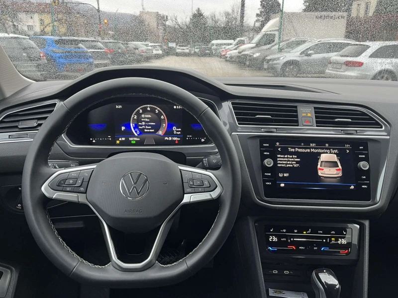 VW Tiguan 2.0 BENZ, снимка 11 - Автомобили и джипове - 53259769