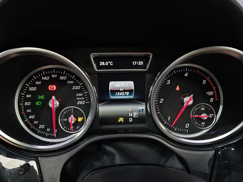 Mercedes-Benz GLE D 4Matic, снимка 8 - Автомобили и джипове - 55103044