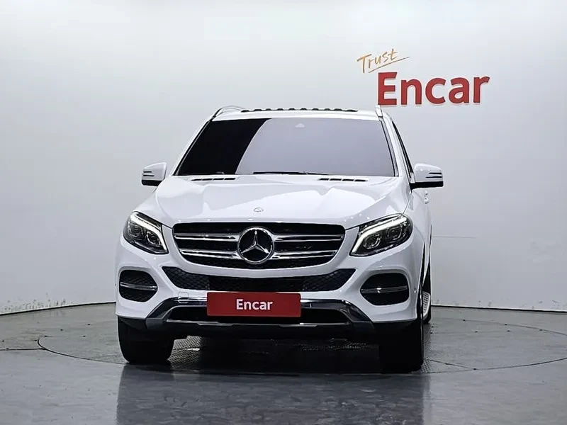 Mercedes-Benz GLE D 4Matic, снимка 3 - Автомобили и джипове - 55103044