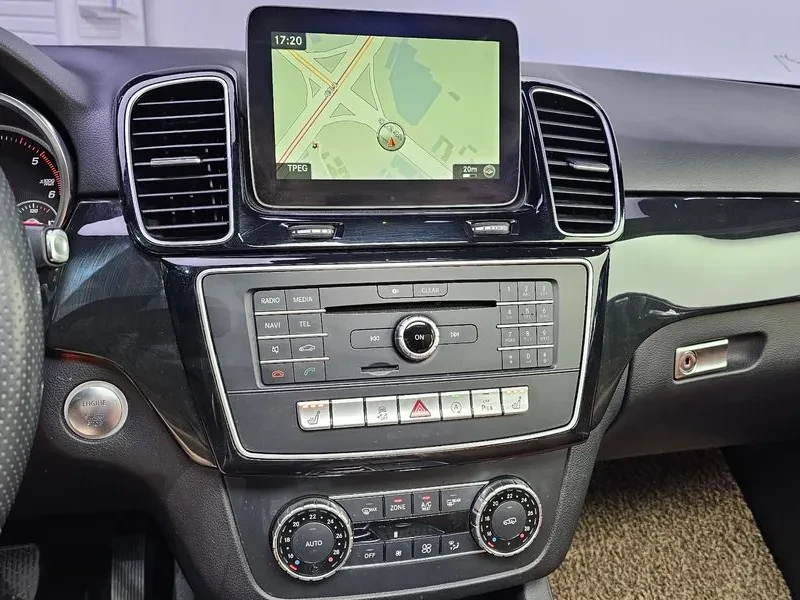 Mercedes-Benz GLE D 4Matic, снимка 14 - Автомобили и джипове - 55103044