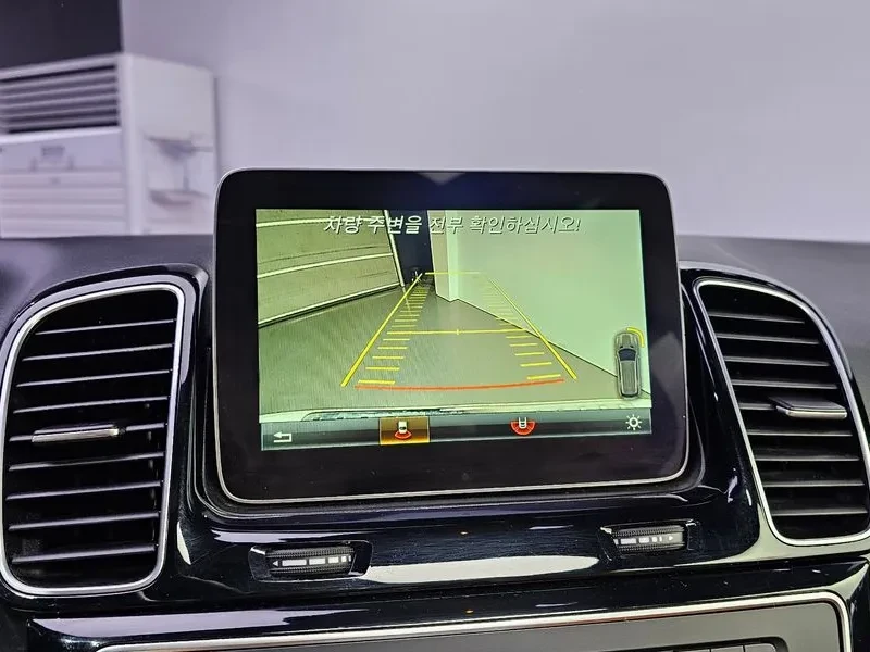Mercedes-Benz GLE D 4Matic, снимка 15 - Автомобили и джипове - 55103044