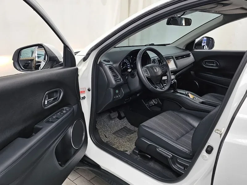 Honda Hr-v 1.8 Бензин, снимка 9 - Автомобили и джипове - 55572030