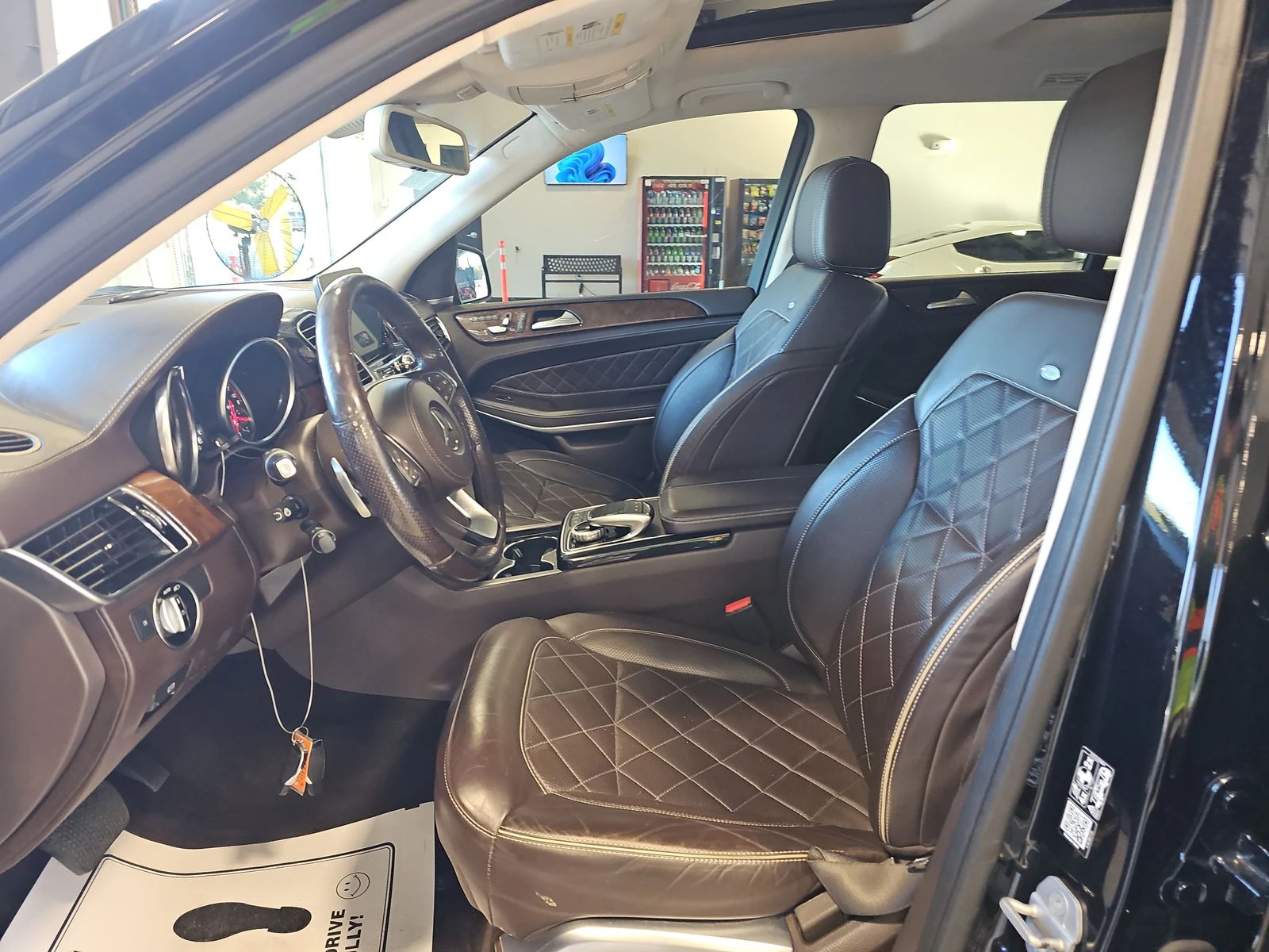 Mercedes-Benz GLS 500 4MATIC* designo* DISTRONIC* PANORAMA* Massage*  | Mobile.bg   9