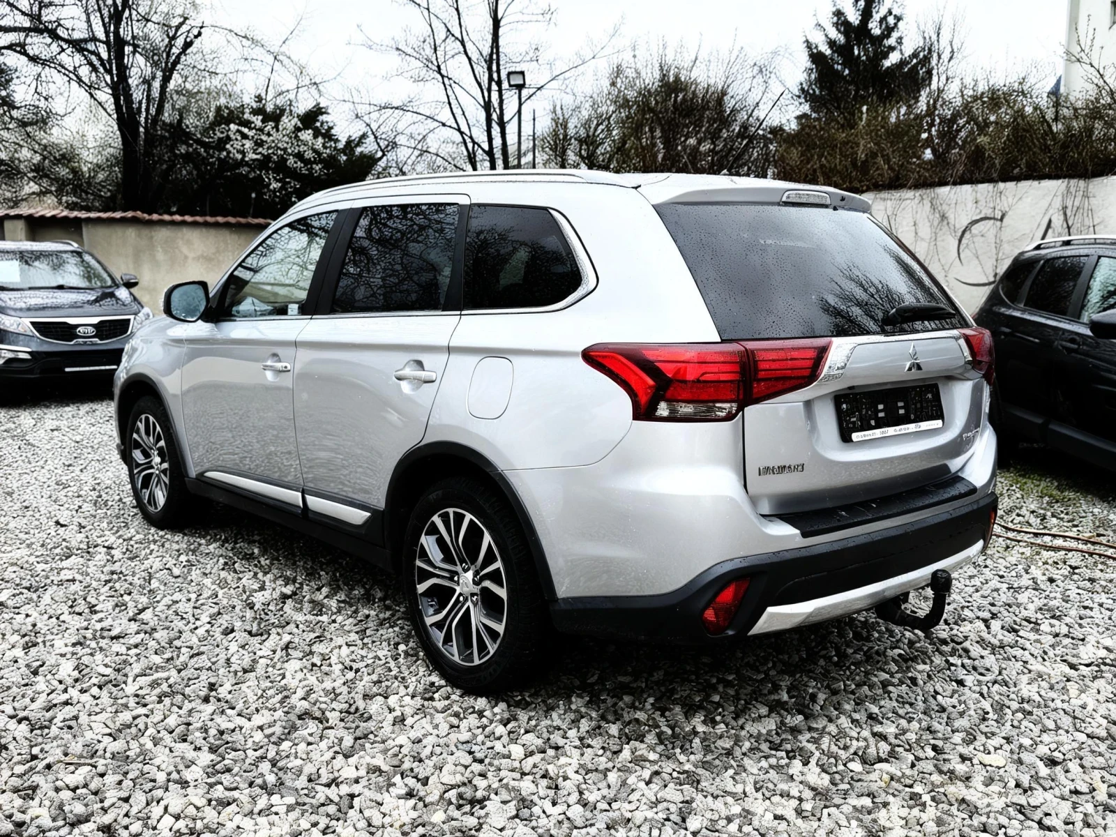 Mitsubishi Outlander 2.2DID Style  4X4 / AВТОМАТИК / С ГАРАНЦИЯ! 7места, снимка 6 - Автомобили и джипове - 54088463