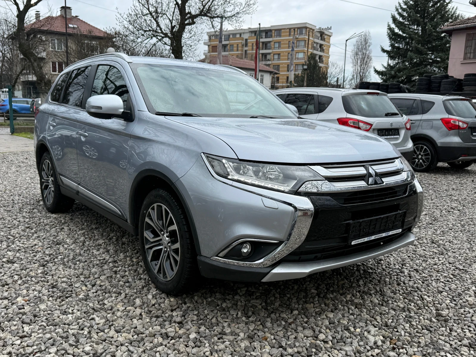 Mitsubishi Outlander 2.2DID Style  4X4 / AВТОМАТИК / С ГАРАНЦИЯ! 7места, снимка 3 - Автомобили и джипове - 54088463