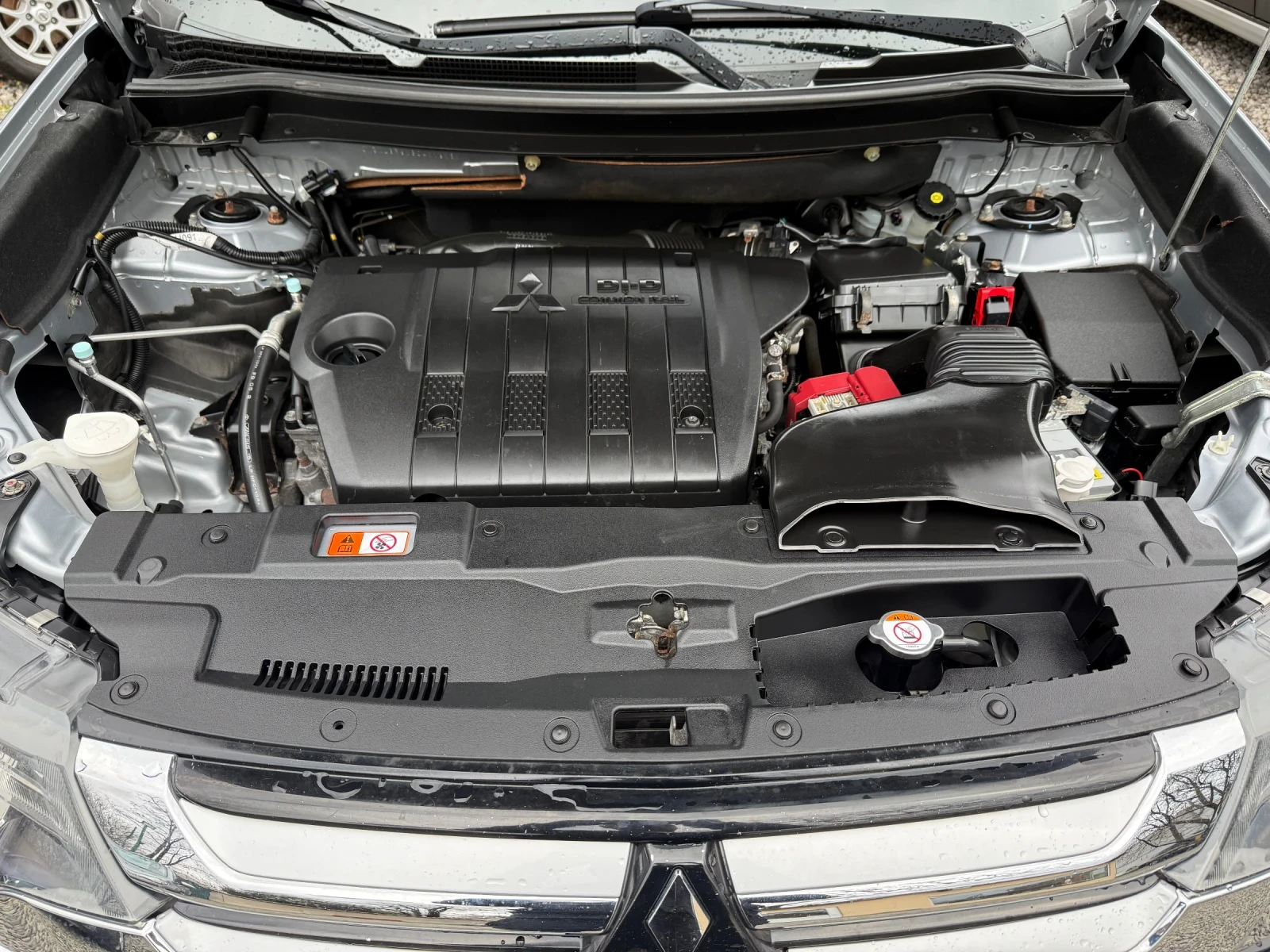 Mitsubishi Outlander 2.2DID Style  4X4 / AВТОМАТИК / С ГАРАНЦИЯ! 7места, снимка 16 - Автомобили и джипове - 54088463