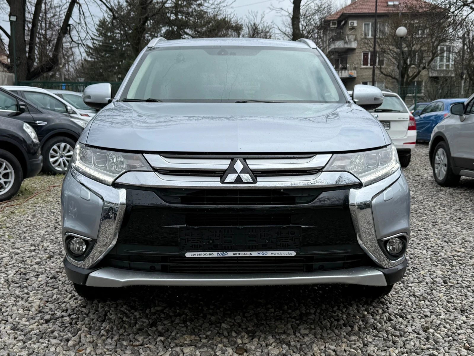 Mitsubishi Outlander 2.2DID Style  4X4 / AВТОМАТИК / С ГАРАНЦИЯ! 7места, снимка 2 - Автомобили и джипове - 54088463