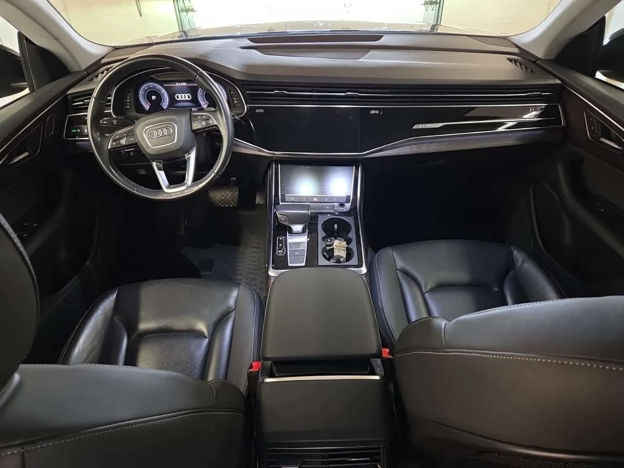 Audi Q8 * 2 КЛЮЧА* ДИСТРОНИК * 360 КАМЕРА * ОБДУХВАНЕ * , снимка 11 - Автомобили и джипове - 54402764