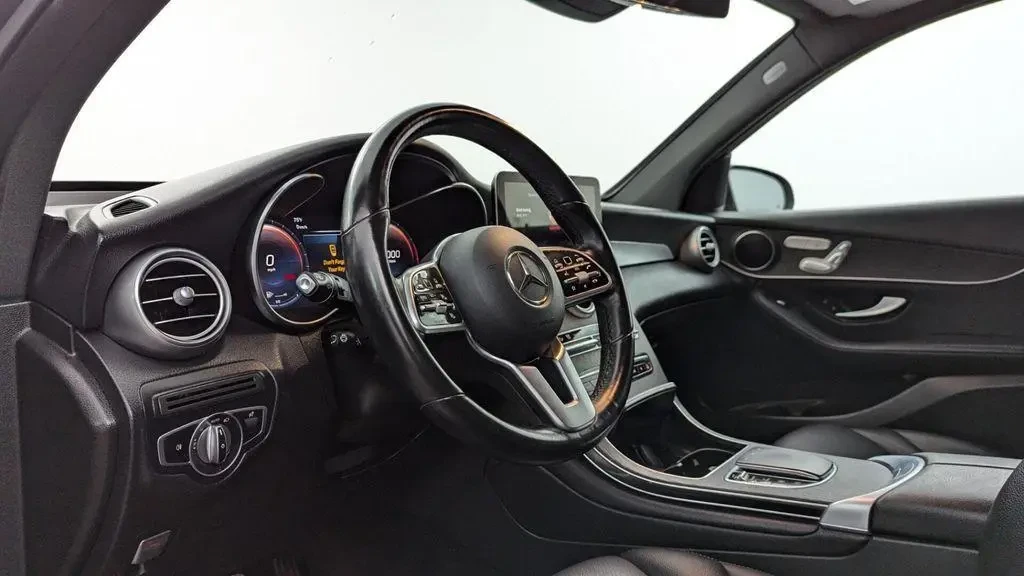 Mercedes-Benz GLC 300 4Matic* Панорама* Дигитален кокпит, снимка 8 - Автомобили и джипове - 54441682