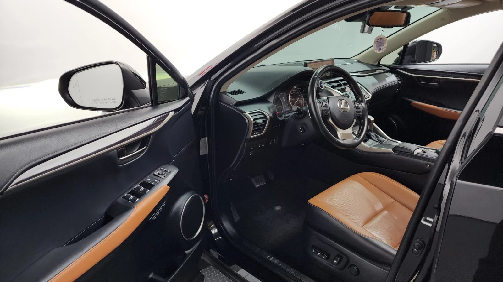 Lexus NX 300h Executive, снимка 5 - Автомобили и джипове - 54604317