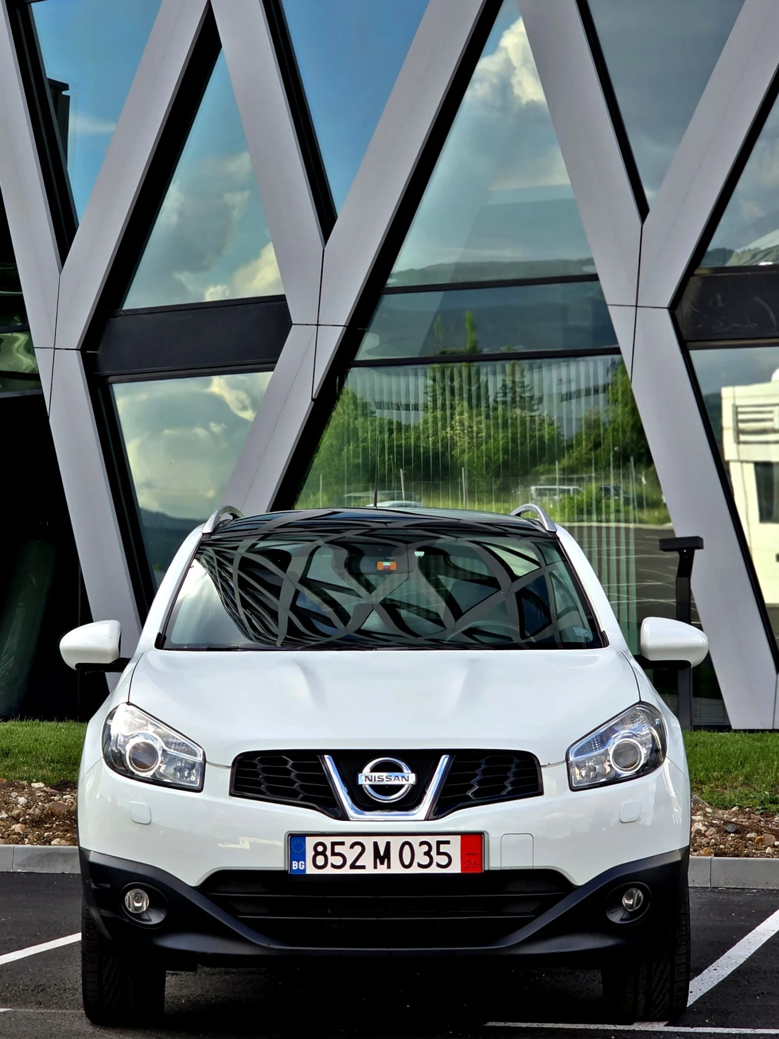 Nissan Qashqai Tekna 2.0i 4x4 6+ 1 ����� ������ � �����  | Mobile.bg � ����������� 3