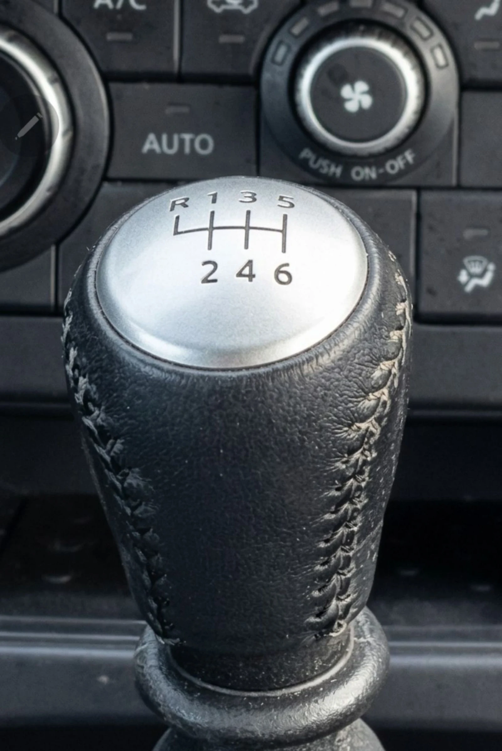 Nissan Qashqai Tekna 2.0i 4x4 6+ 1 ����� ������ � �����  | Mobile.bg � ����������� 17