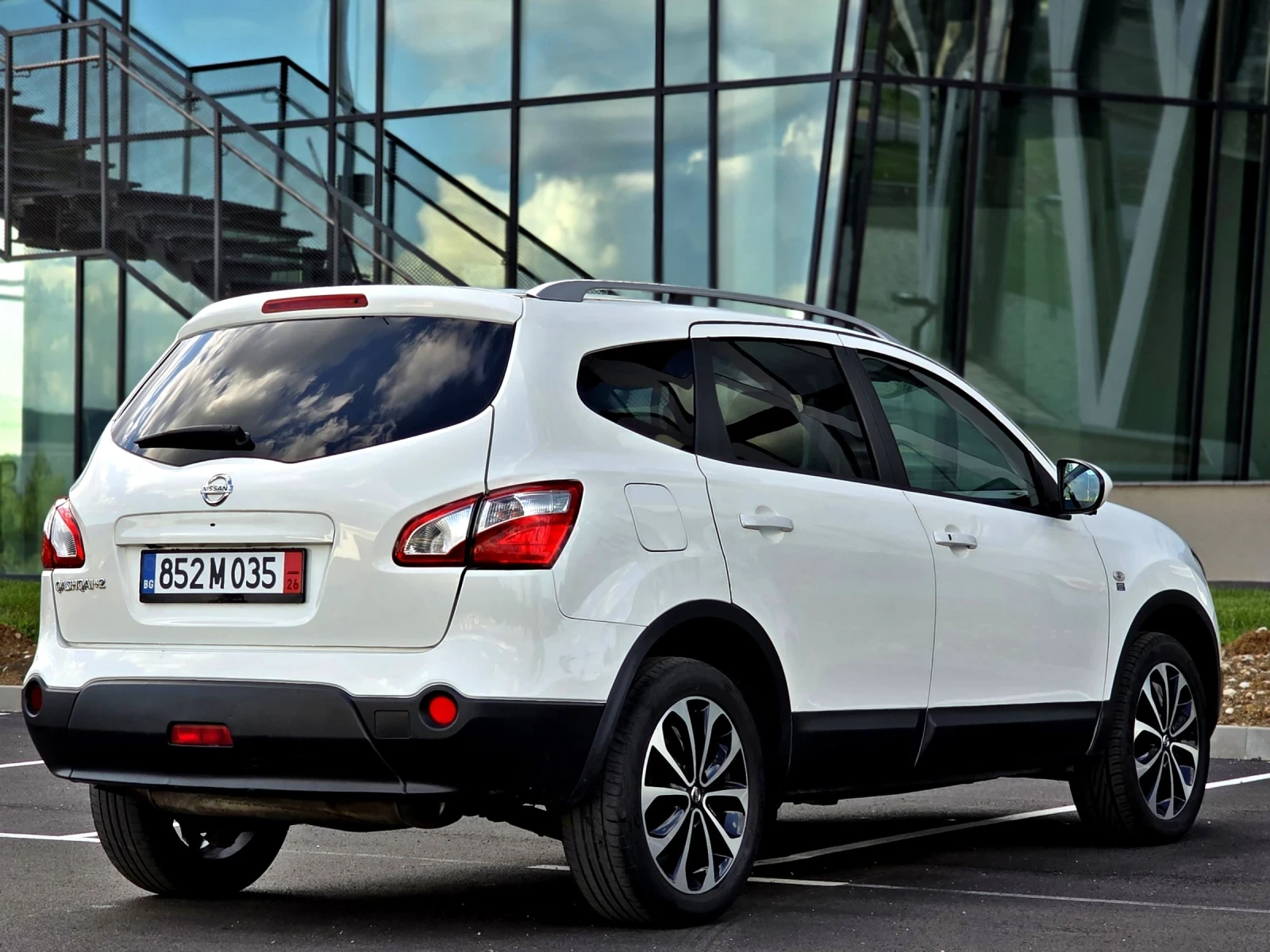 Nissan Qashqai Tekna 2.0i 4x4 6+ 1 ����� ������ � �����  | Mobile.bg � ����������� 6