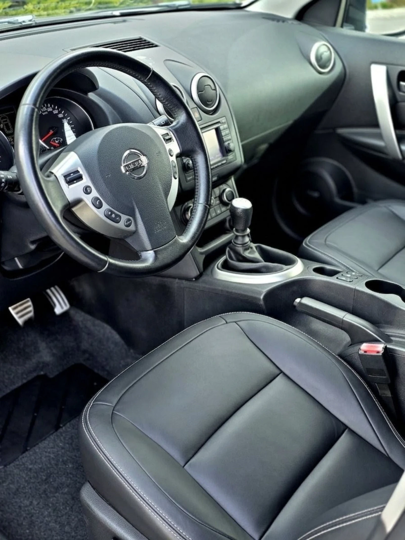 Nissan Qashqai Tekna 2.0i 4x4 6+ 1 ����� ������ � �����  | Mobile.bg � ����������� 11