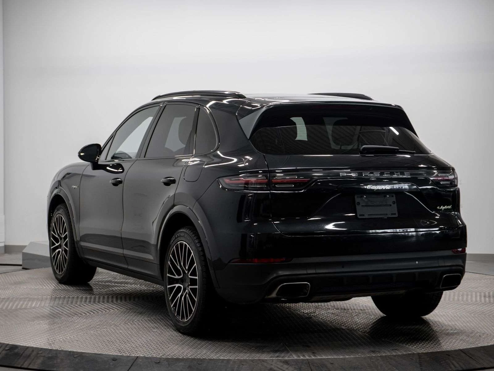 Porsche Cayenne E-Hybrid Xpel, Great Specs, Full, снимка 3 - Автомобили и джипове - 54805436