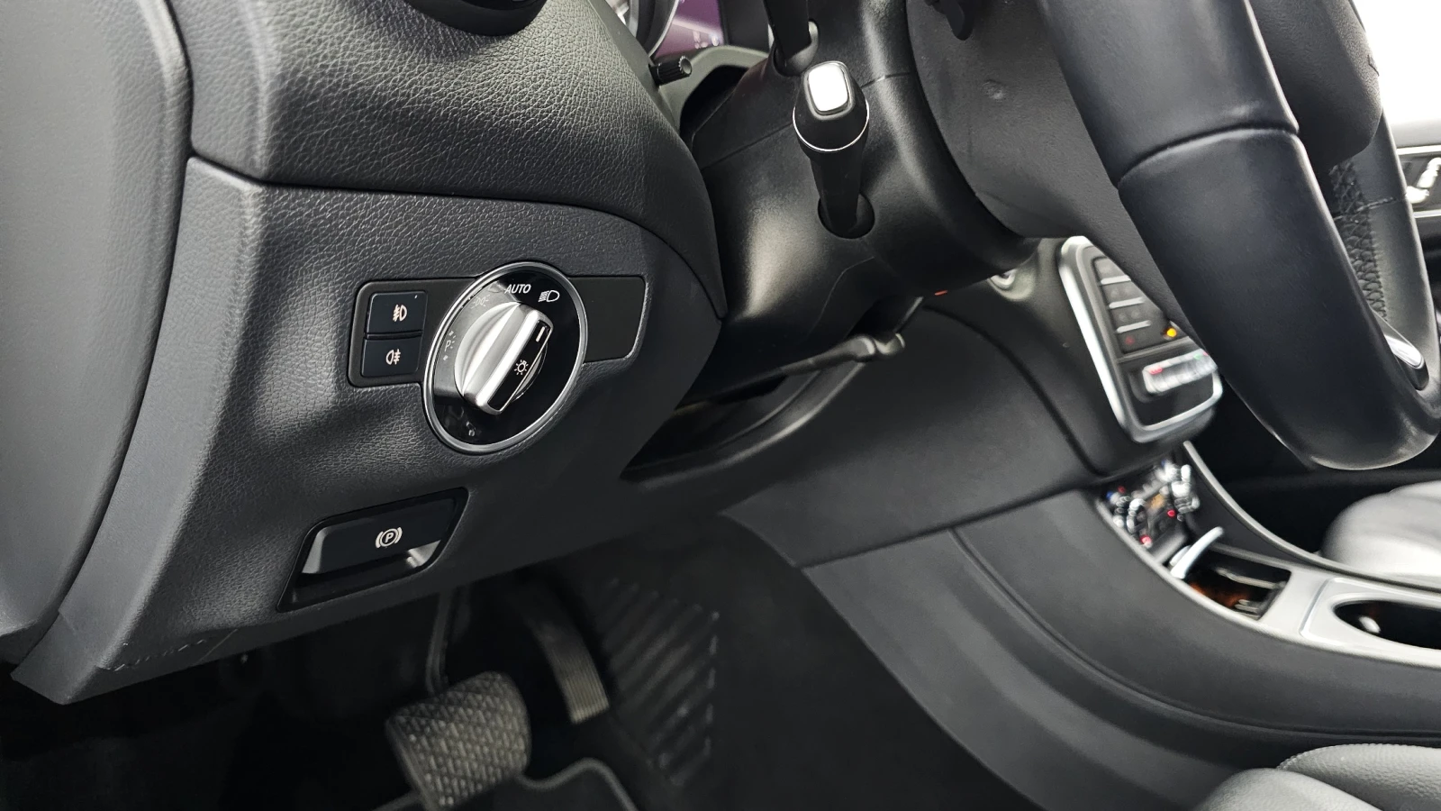 Mercedes-Benz GLA 220 BLIND SPOT* ЕЛ. БАГАЖНИК* КРАЙНА ЦЕНА, снимка 14 - Автомобили и джипове - 55302209