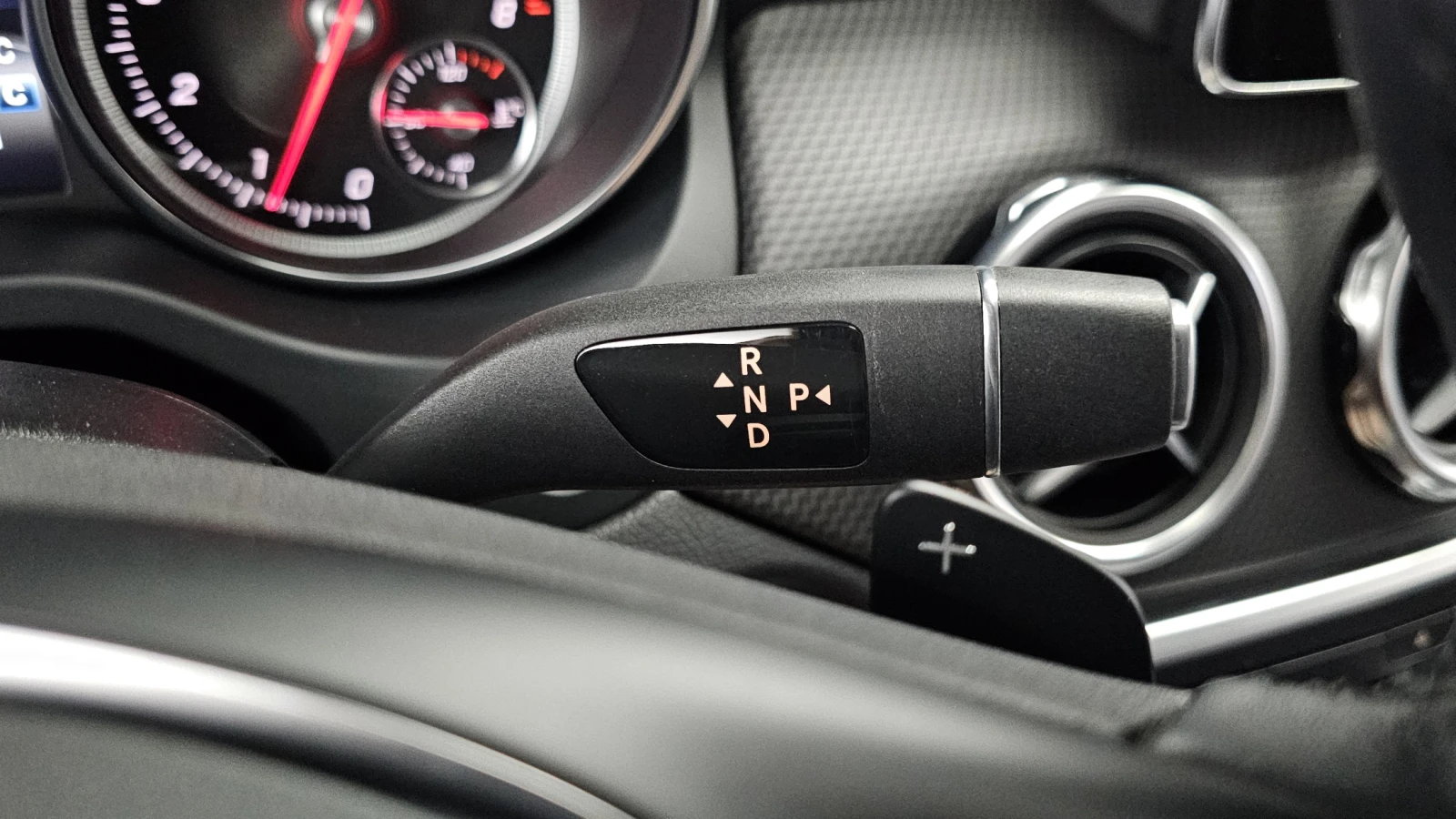 Mercedes-Benz GLA 220 BLIND SPOT* ЕЛ. БАГАЖНИК* КРАЙНА ЦЕНА, снимка 9 - Автомобили и джипове - 55302209