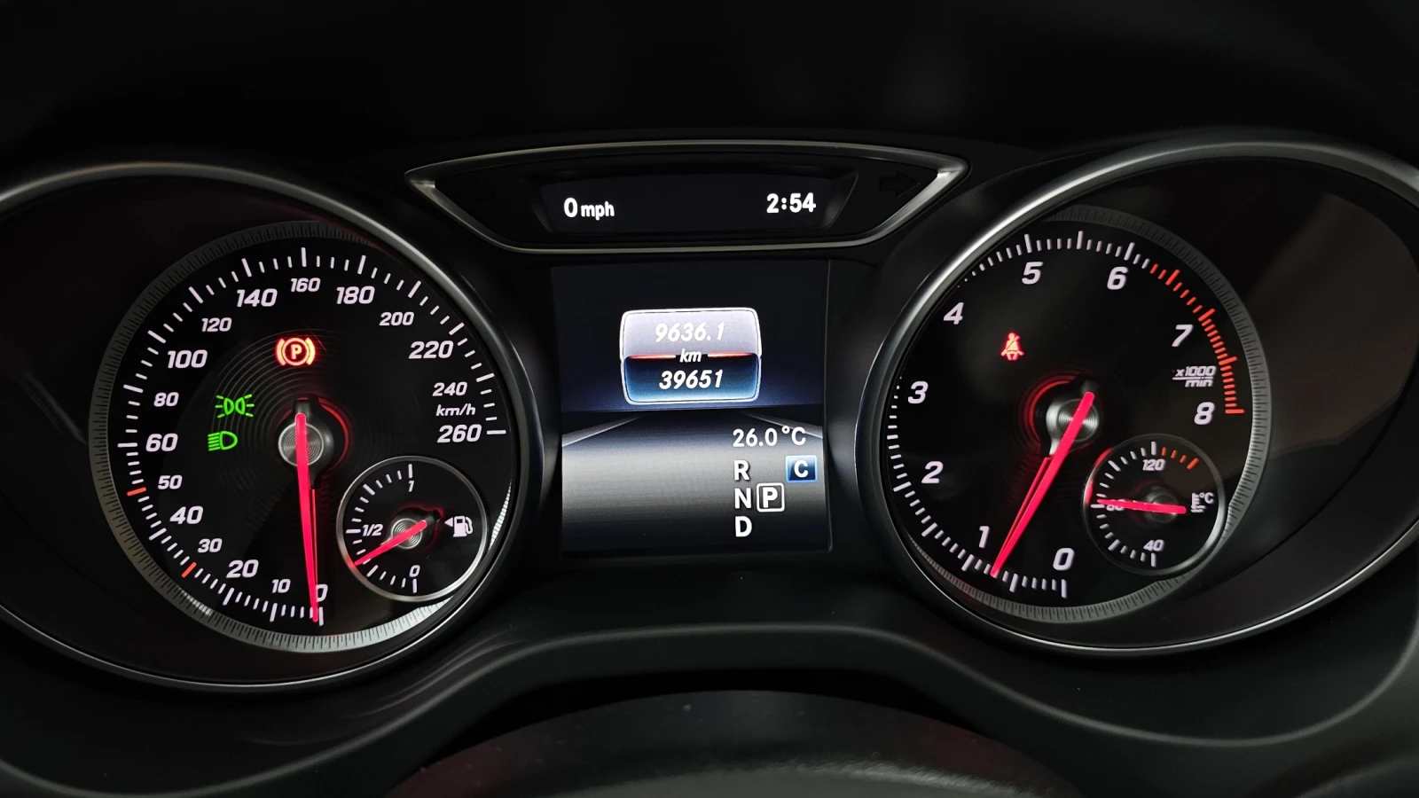 Mercedes-Benz GLA 220 BLIND SPOT* ЕЛ. БАГАЖНИК* КРАЙНА ЦЕНА, снимка 8 - Автомобили и джипове - 55302209