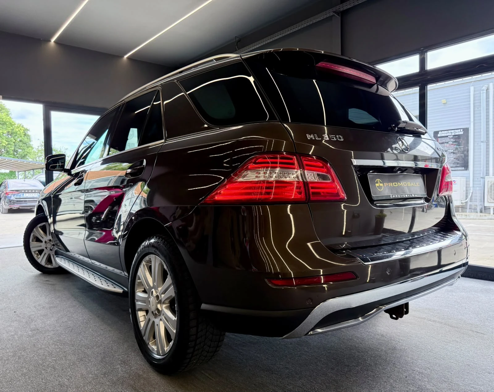 Mercedes-Benz ML 350 AMG* 4M* Bluetec* Blind Spot Assist*  ЛИЗИНГ , снимка 4 - Автомобили и джипове - 55395822
