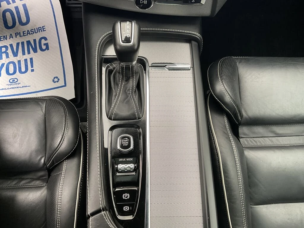 Volvo Xc90 T6* R-DESIGN* ХЕДЪП* ДИСТРОНИК* 360* КРАЙНА ЦЕНА, снимка 13 - Автомобили и джипове - 56256037