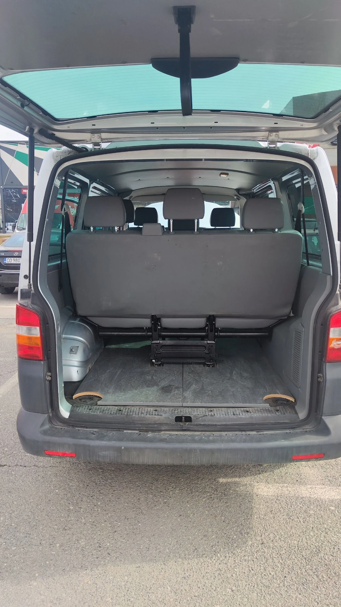 VW Transporter T5 4x4 TDI 131 коня 7+ 1 - изображение 8