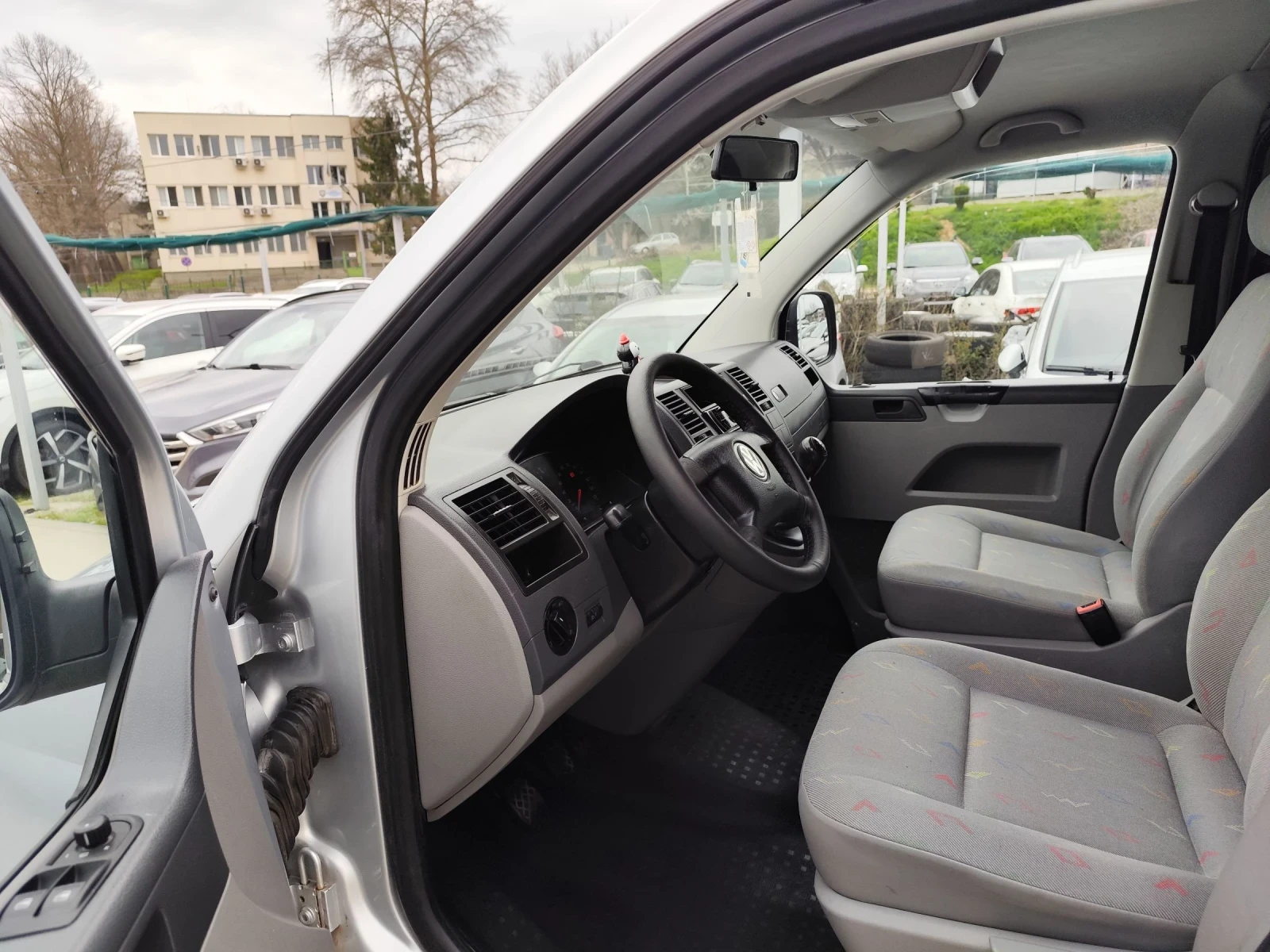 VW T5 2.5 4MOTION Швейцария , снимка 6 - Бусове и автобуси - 54058186