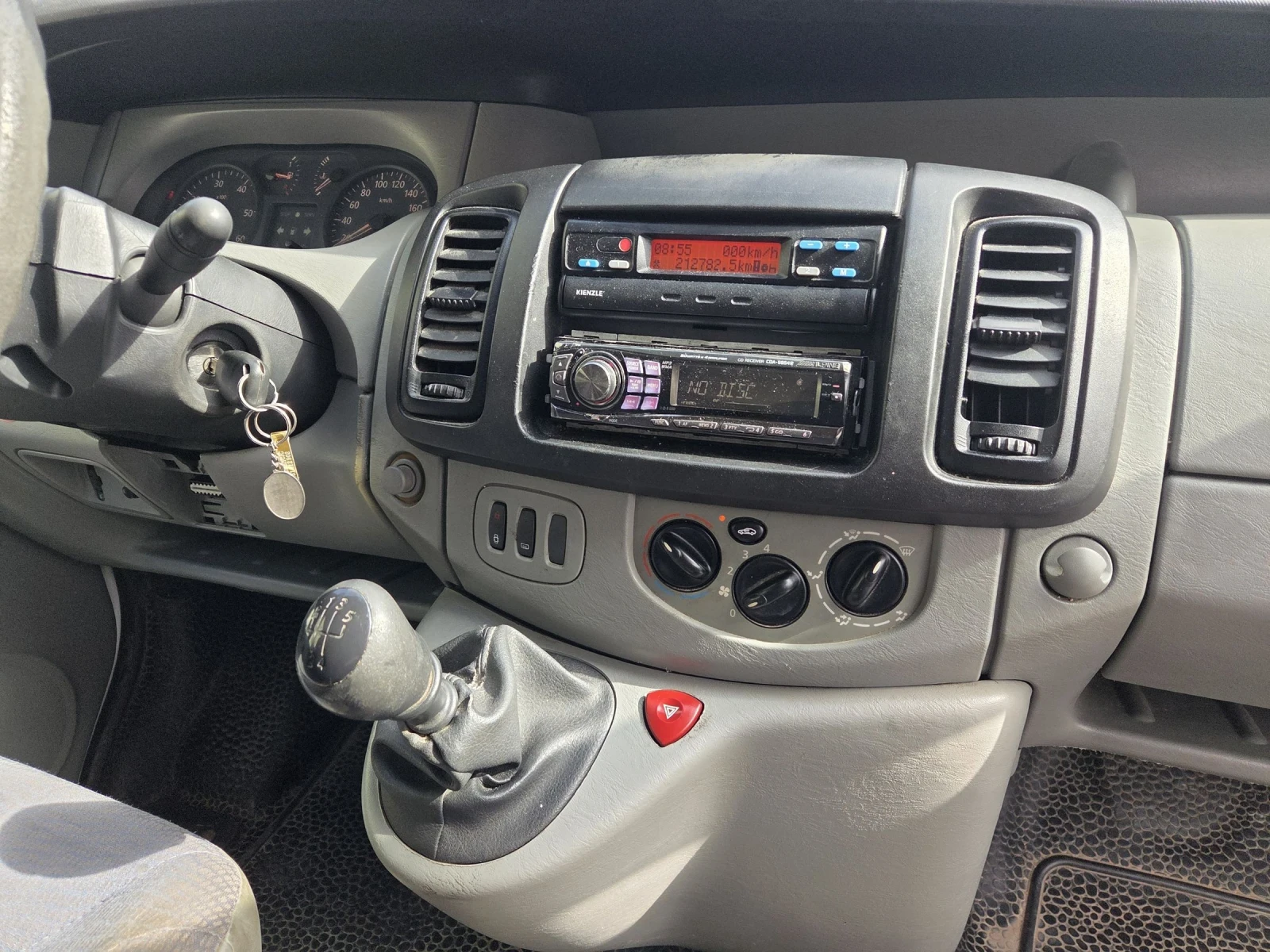 Renault Trafic 1.9TDI, снимка 5 - Бусове и автобуси - 56193033