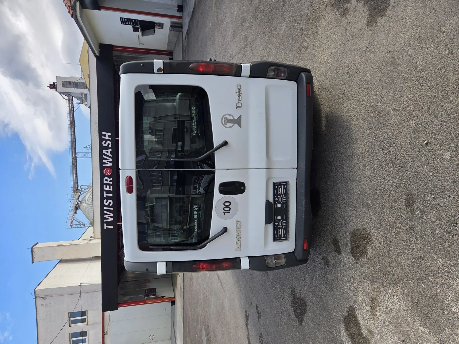 Renault Trafic 1.9TDI, снимка 4 - Бусове и автобуси - 56193033