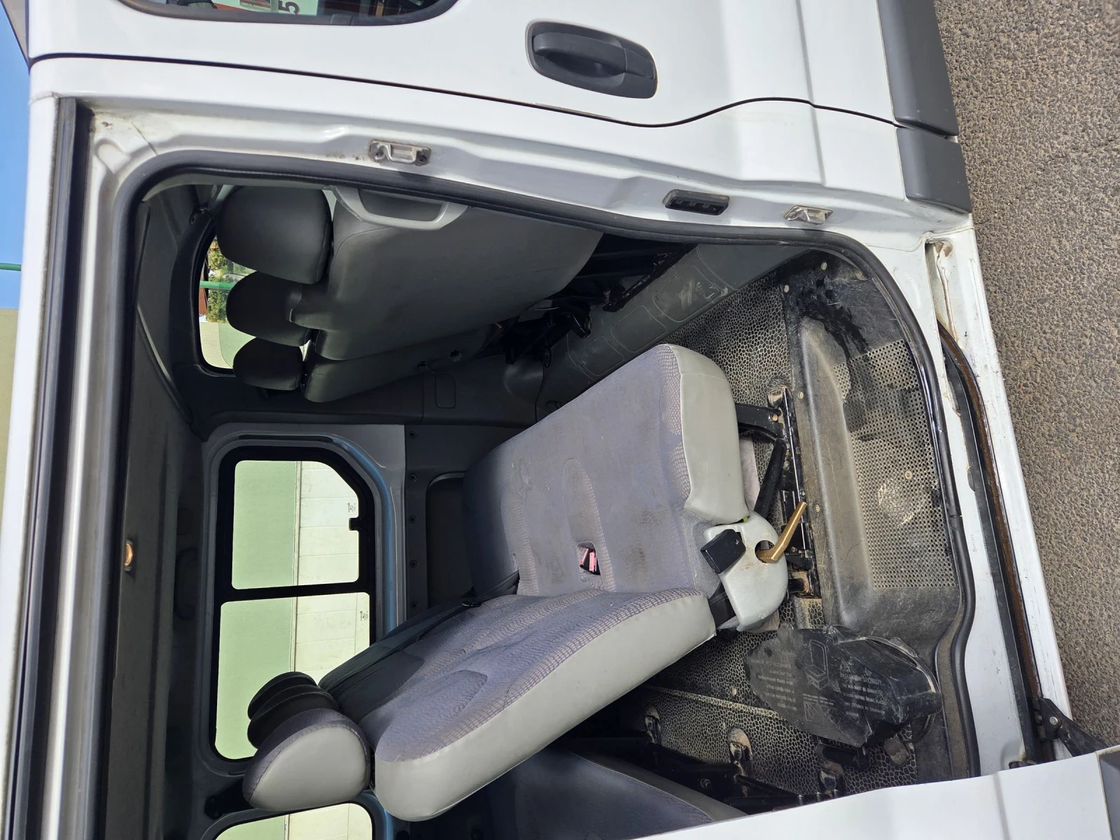 Renault Trafic 1.9TDI, снимка 8 - Бусове и автобуси - 56193033