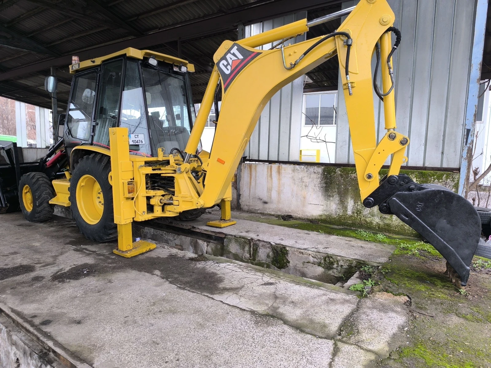 Багер Caterpillar 428D - изображение 3