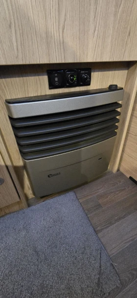Каравана Burstner Averso 520 plus, снимка 12