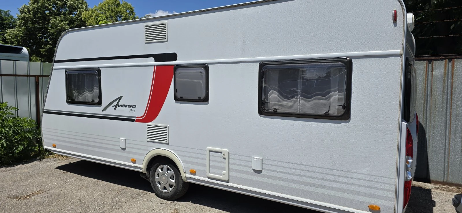 Каравана Burstner Averso 520 plus, снимка 2 - Каравани и кемпери - 54928825