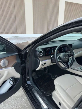 Mercedes-Benz E 450 CARFAX /Дистроник/Подгрев/Панорама/Head Up/Burma, снимка 6