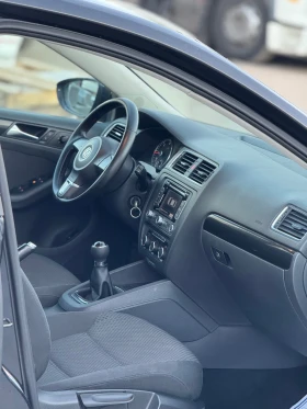 Обява за продажба на VW Jetta 1.6 TDI  ~12 600 лв. - изображение 7