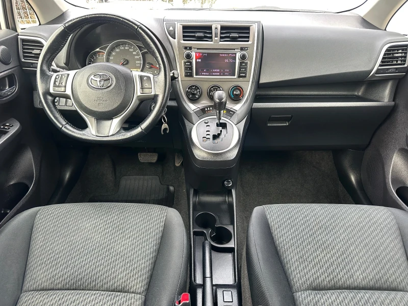 Toyota Verso S, снимка 10 - Автомобили и джипове - 49189610