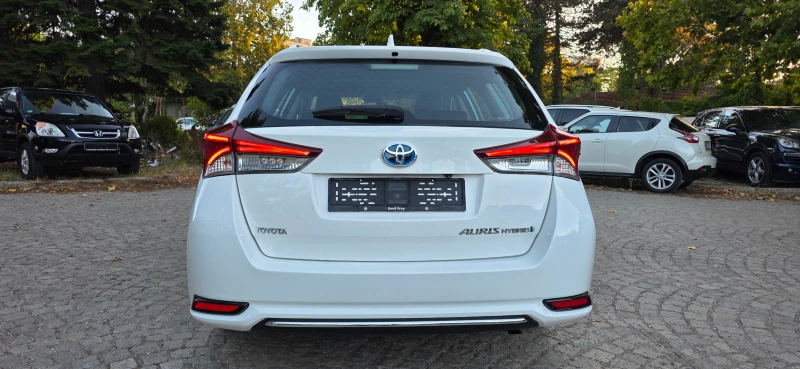 Toyota Auris 1.8 * HYBRID* FACELIFT* KEYLESS* DISTRONIC* SWISS, снимка 6 - Автомобили и джипове - 51800999