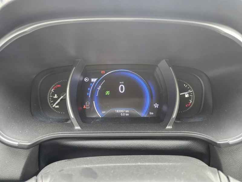 Renault Megane dCi 110 к.с. Дизел Stop & Start, снимка 8 - Автомобили и джипове - 52054121