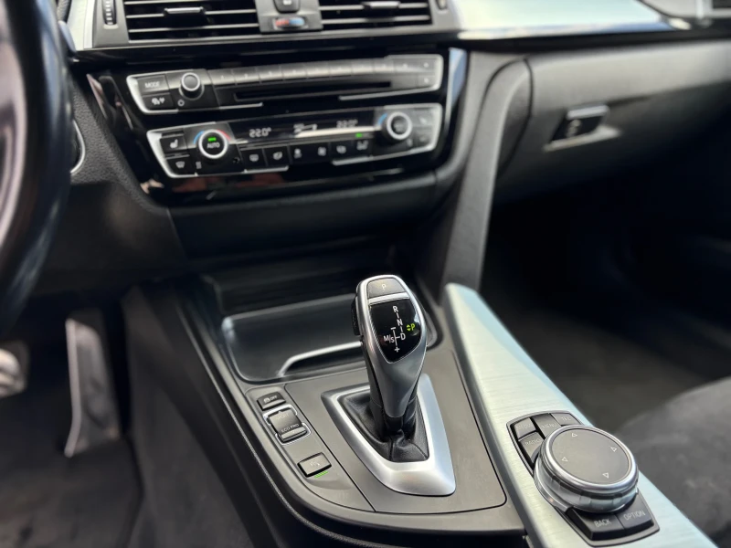 BMW 320 XDRIVE* M PACK* LED ADAPTIVE, снимка 11 - Автомобили и джипове - 52916768