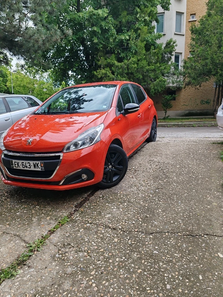 Peugeot 208 1.2 82 к.с. - изображение 3