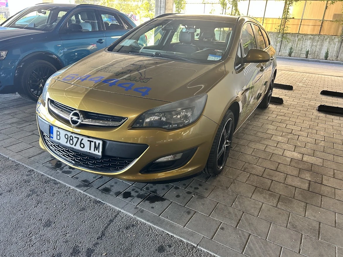 Opel Astra 1.6 CDTI, снимка 1