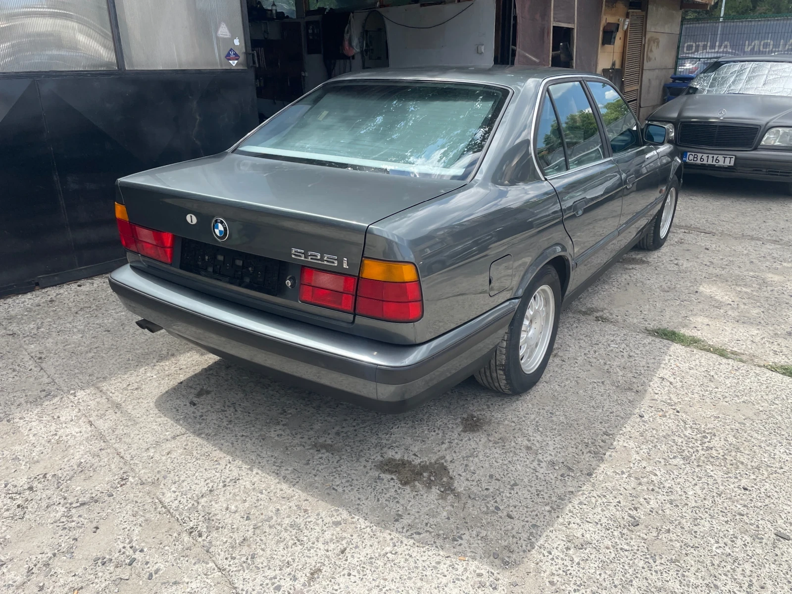 BMW 525 525i автоматик - изображение 6