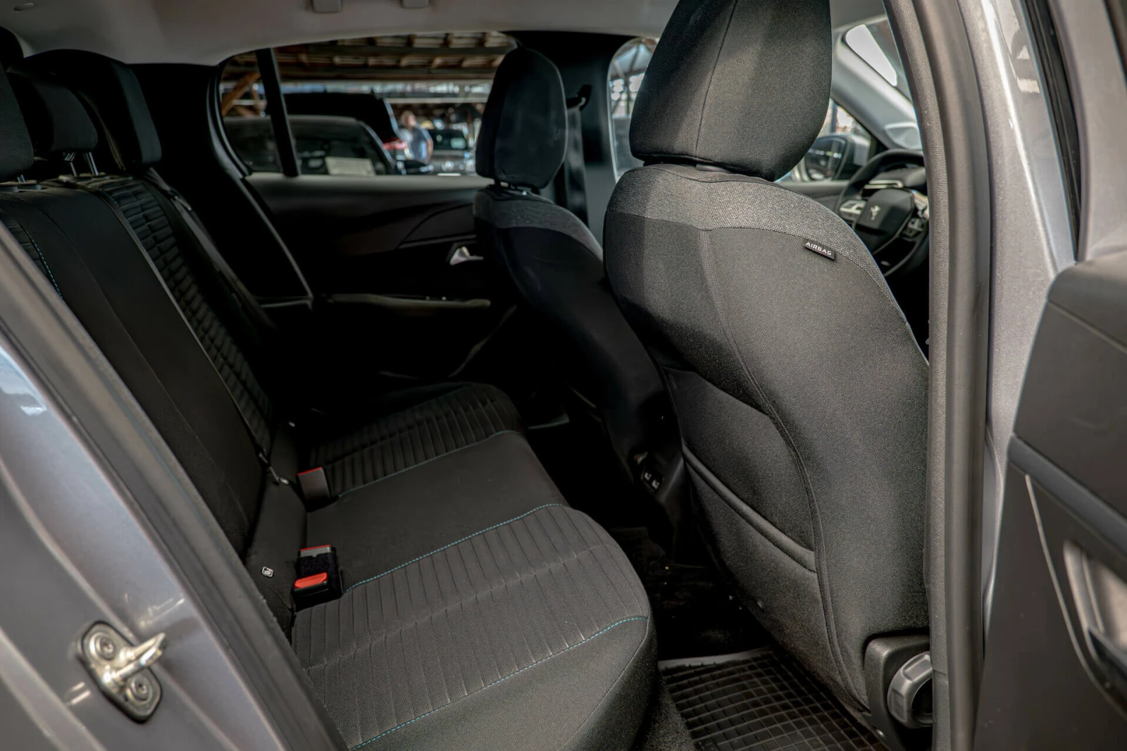 Peugeot 208 50kwh/Style/Navi/FullLed - изображение 10