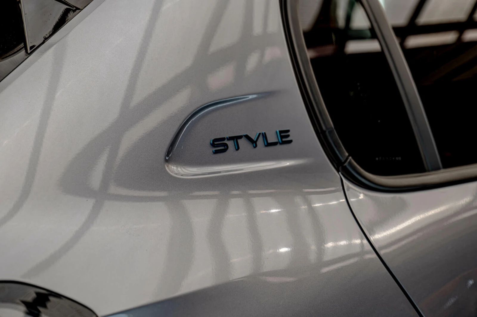 Peugeot 208 50kwh/Style/Navi/FullLed - изображение 7