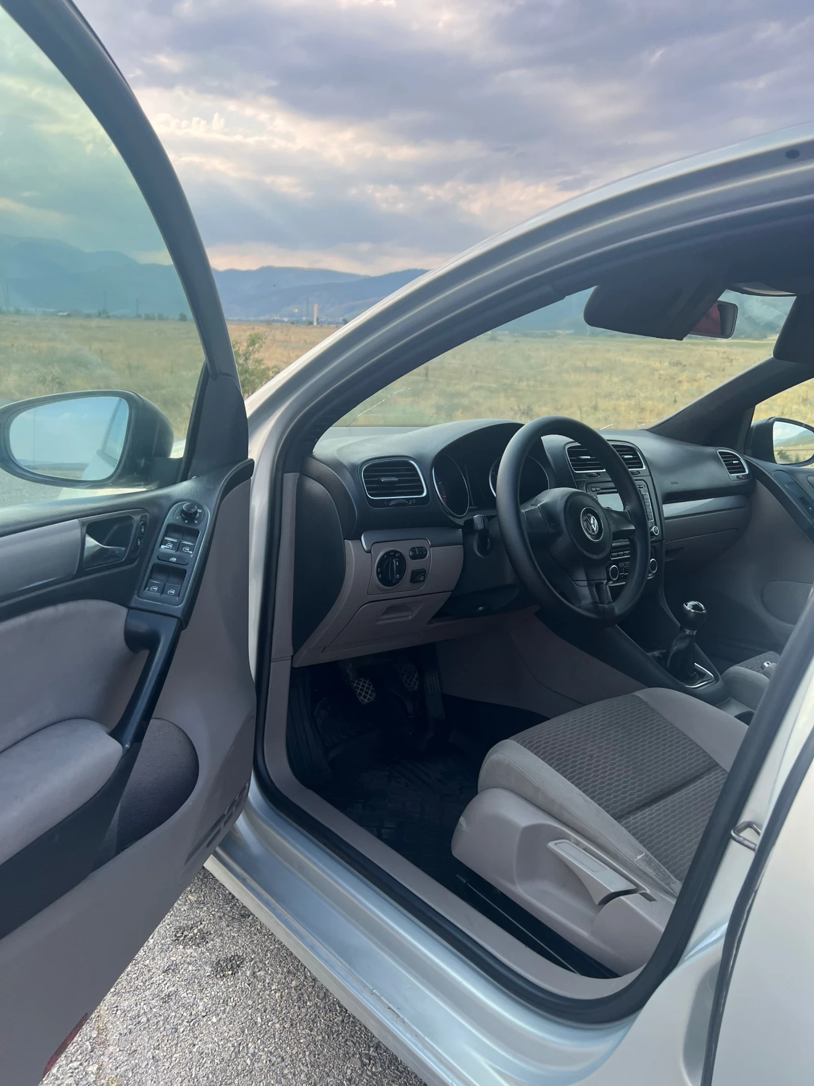 VW Golf TOP 1, 4 75hp LPG NAVI KLIMA - изображение 10