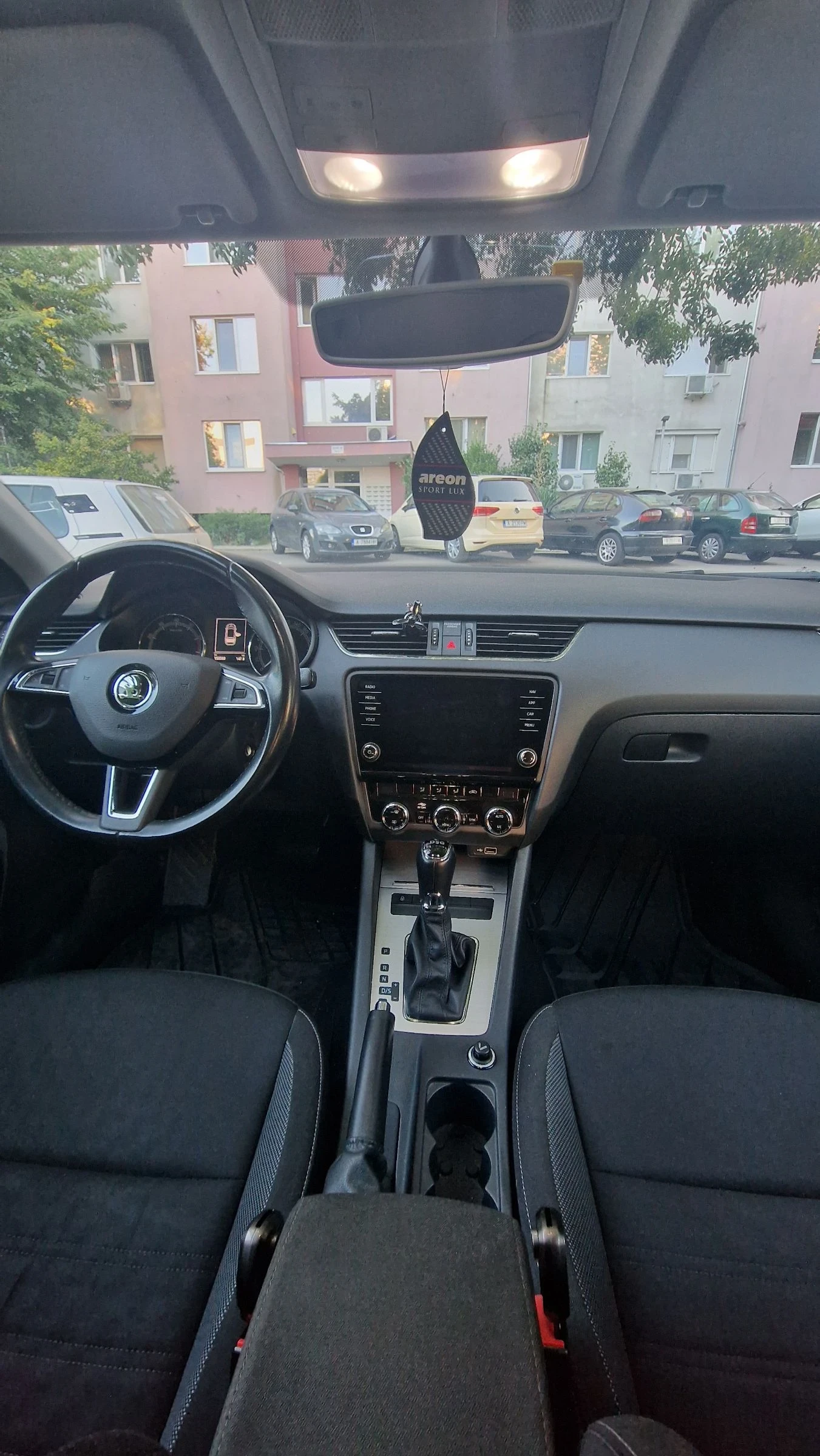 Skoda Octavia G-TEC 1.5 CNG DSG - изображение 10