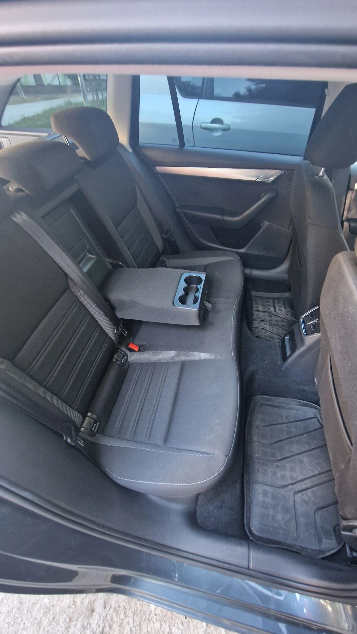 Skoda Octavia G-TEC 1.5 CNG DSG - изображение 8