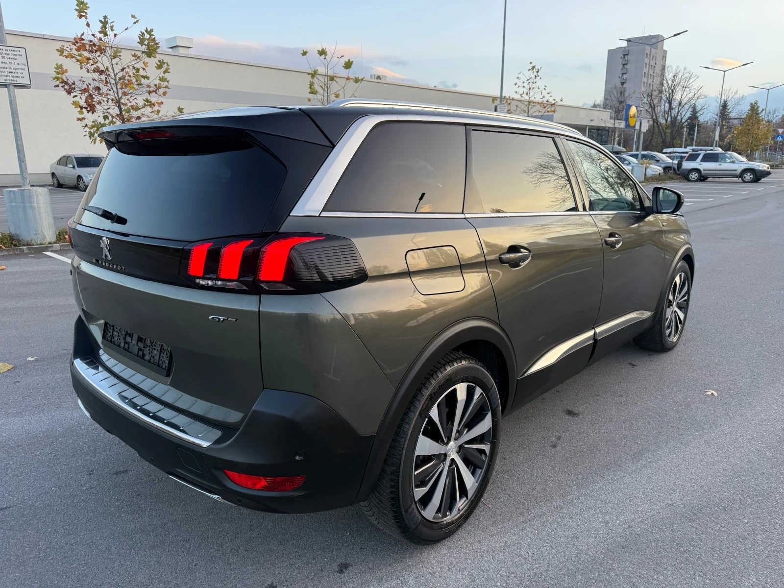 Peugeot 5008 2.0HDI* GT* 181hp* FULL* ЧИСТО НОВА*  - изображение 6
