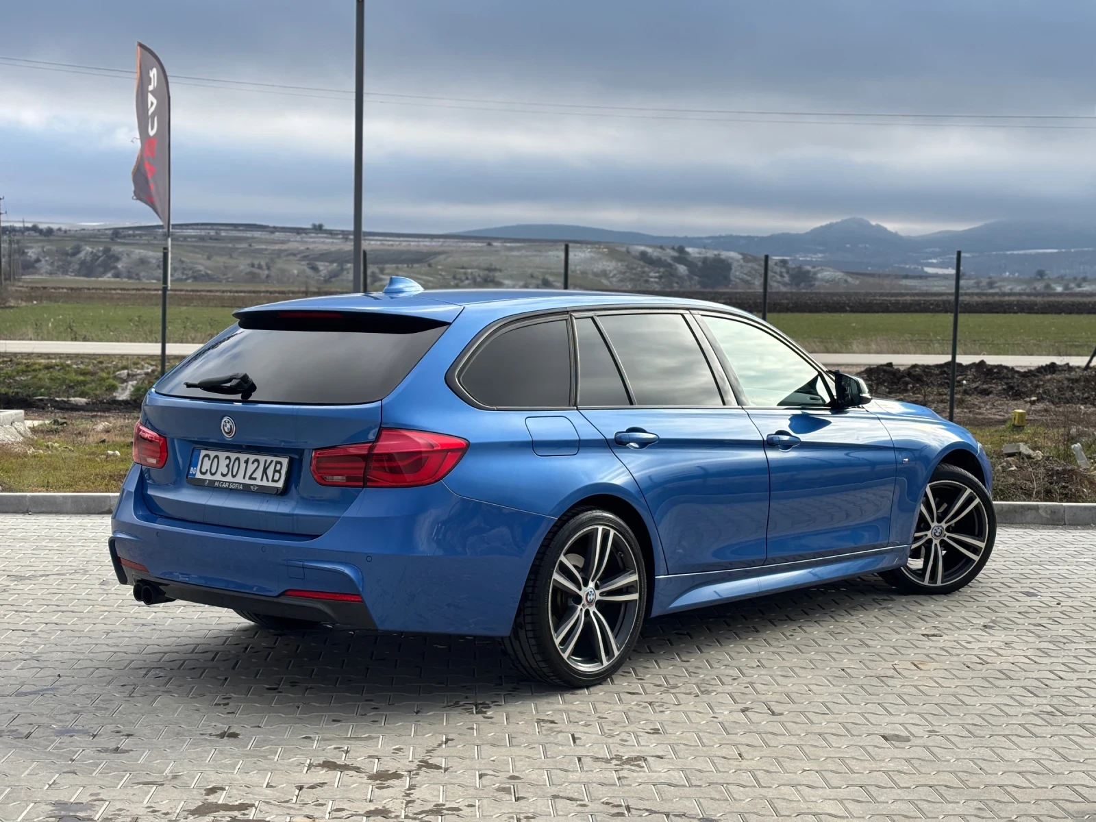 BMW 320 XDRIVE* M PACK* LED ADAPTIVE - изображение 4