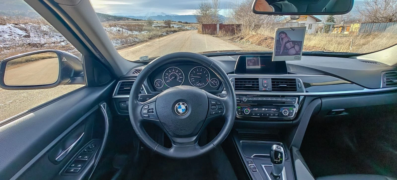 BMW 320 LCI - изображение 9