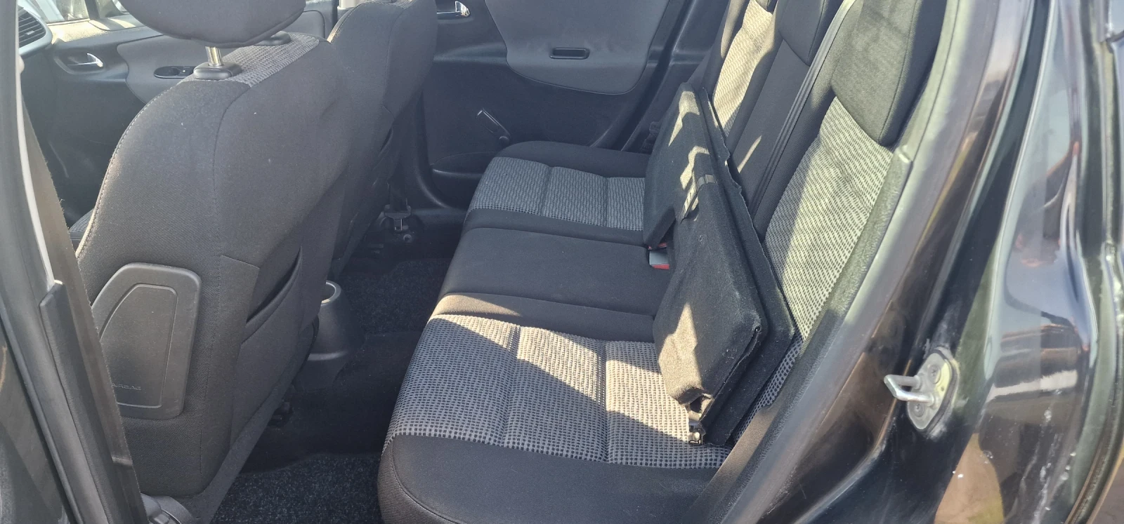 Peugeot 207 1.6hdi реални км., снимка 10 - Автомобили и джипове - 53759190